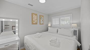 1 chambre, bureau, fer et planche à repasser, Wi-Fi gratuit