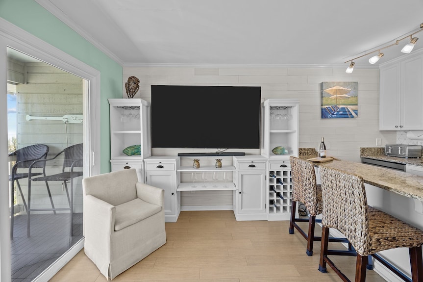 Oceanfront 3rd Floor Condo W/ Spectacular Views! Pool & Pier Access! *Unit 316* - Mount Pleasant, SC
