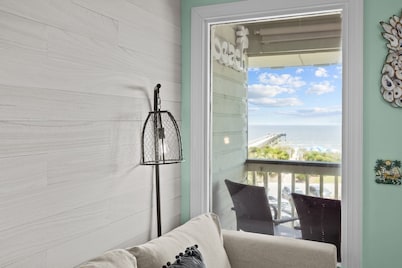 Oceanfront 3rd Floor Condo w/ Spectacular Views! Pool & Pier Access! *Unit 316*