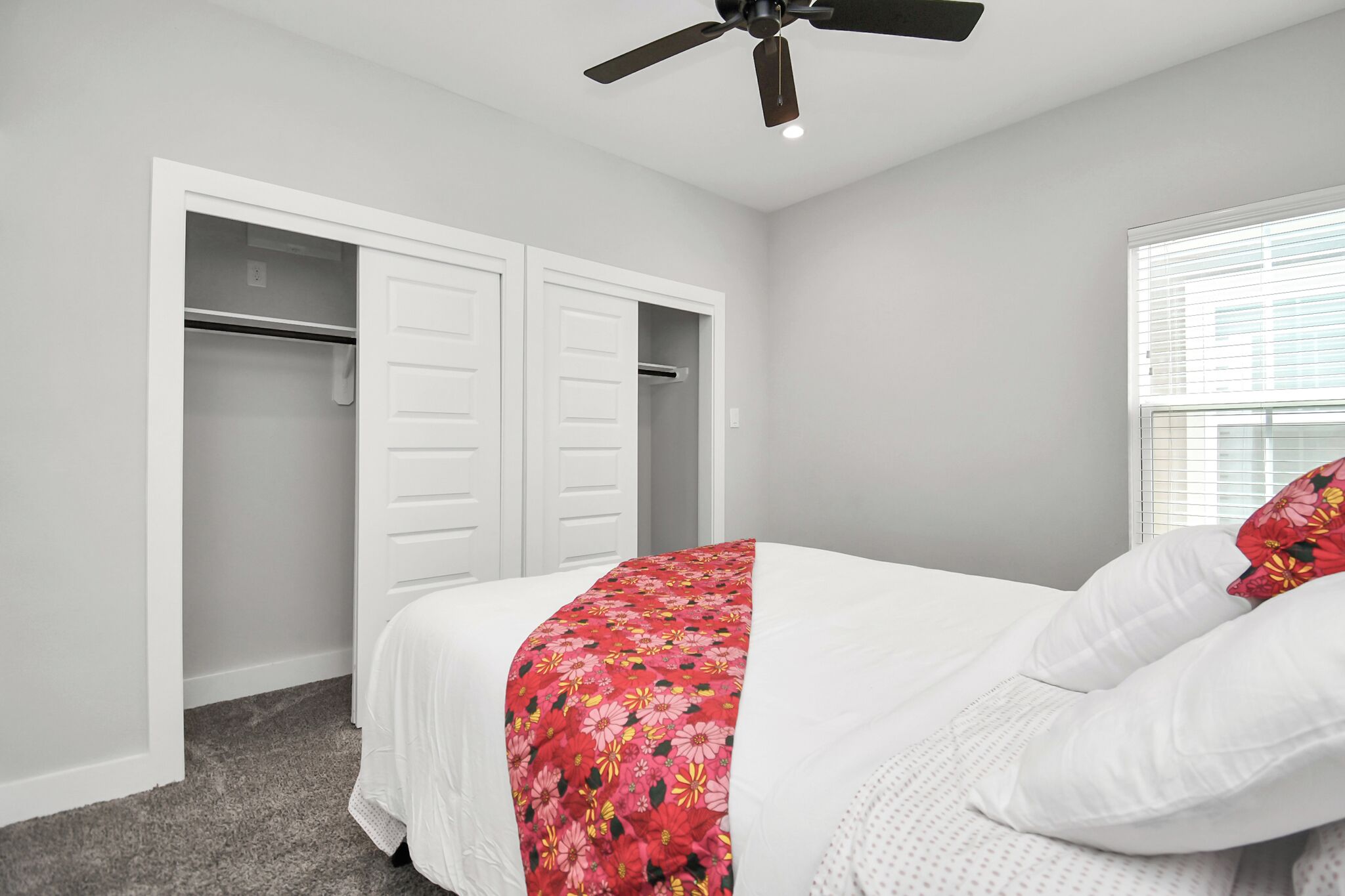 3 chambres, fer et planche à repasser, Wi-Fi gratuit, draps fournis