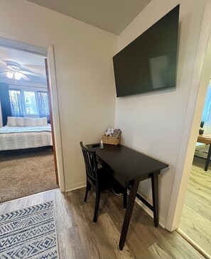 1 camera, una scrivania, Wi-Fi gratuito, lenzuola