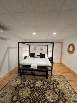 4 makuuhuonetta, työpöytä, silitysrauta/-lauta, Wi-Fi