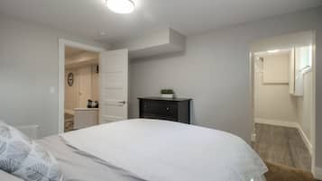 2 habitaciones, tabla de planchar con plancha, wifi y ropa de cama