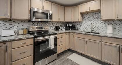 Fully Reno'd 2 Bedroom, 2 Bath Legal Basement Suite. Heart of the Southside