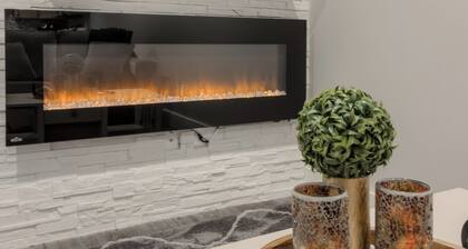 Fully Reno'd 2 Bedroom, 2 Bath Legal Basement Suite. Heart of the Southside