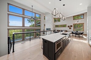 Fridge, microwave, oven, stovetop - Retreat at Clear Creek ~ Outdoor Pool & Pickleball/Basketball Court! (Ellijay)