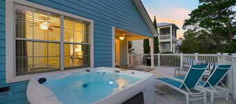 Sandy Daze - Vacation Rental on 30A Close to the Beach with Hot Tub