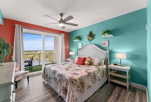2 bedrooms, iron/ironing board, free WiFi, bed sheets - Palm Tree Paradise - 5 Pools, Beach Access, Gym at Laketown Wharf 1531 (Panama City Beach)
