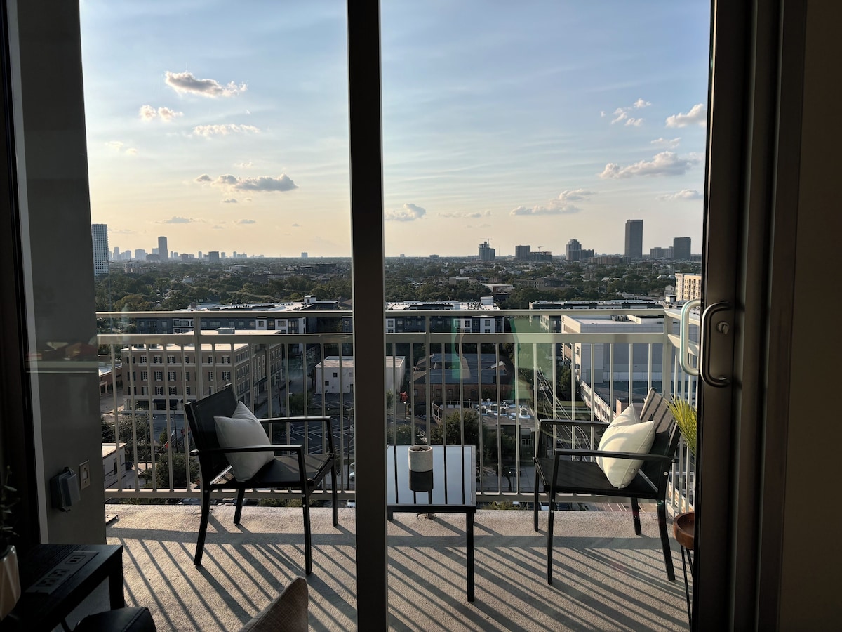 Photo 8 of Midtown experience