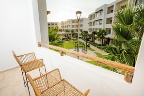Property grounds - Charming 2-bedroom apartment with AC, WiFi in welcoming Mazatlán (Mazatlán)