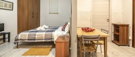 Strykejern/-brett og sengetøy