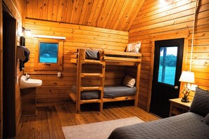 2 soverom, reiseseng for barn, wi-fi og sengetøy