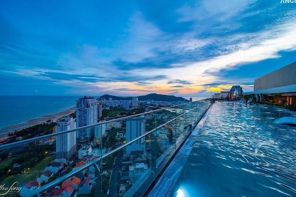 2 outdoor pools, open 6:00 AM to 9:00 PM, pool umbrellas, pool loungers