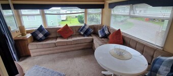 2 Bed Lodge - Parking, Garden, Site Facilities