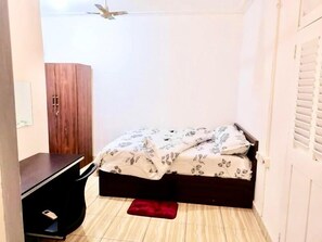 1 chambre, fer et planche à repasser, Wi-Fi, draps fournis