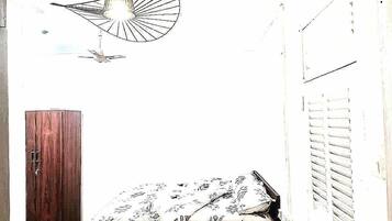 1 غرفة نوم ومكواة/لوح كي وواي فاي وملاءات أسرّة