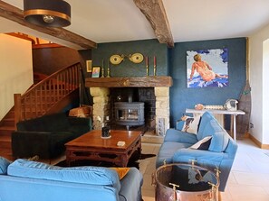 TV, fireplace, stereo