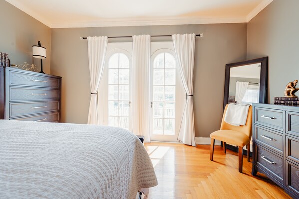 4 Schlafzimmer, Reisekinderbett, WLAN, Bettwäsche