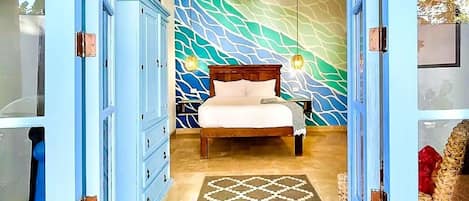 3 makuuhuonetta, työpöytä, silitysrauta/-lauta, ilmainen Wi-Fi