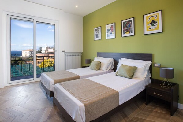 3 bedrooms, in-room safe, desk, iron/ironing board