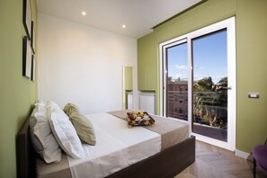 3 bedrooms, in-room safe, desk, iron/ironing board