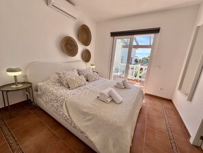 4 bedrooms, in-room safe, iron/ironing board, free WiFi