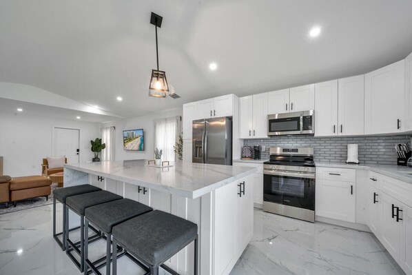 Fridge, microwave, oven, stovetop