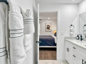 4 bedrooms, desk, iron/ironing board, travel cot