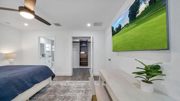 4 bedrooms, desk, iron/ironing board, travel crib