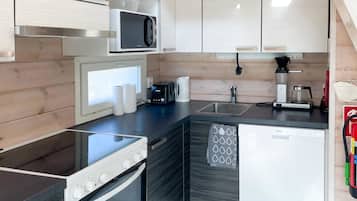 Kühlschrank, Mikrowelle, Ofen, Geschirrspüler