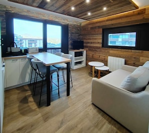 TV - Exceptional apartment. 4 people renovated mountain / modern very cozy and beautiful (VAL THORENS)