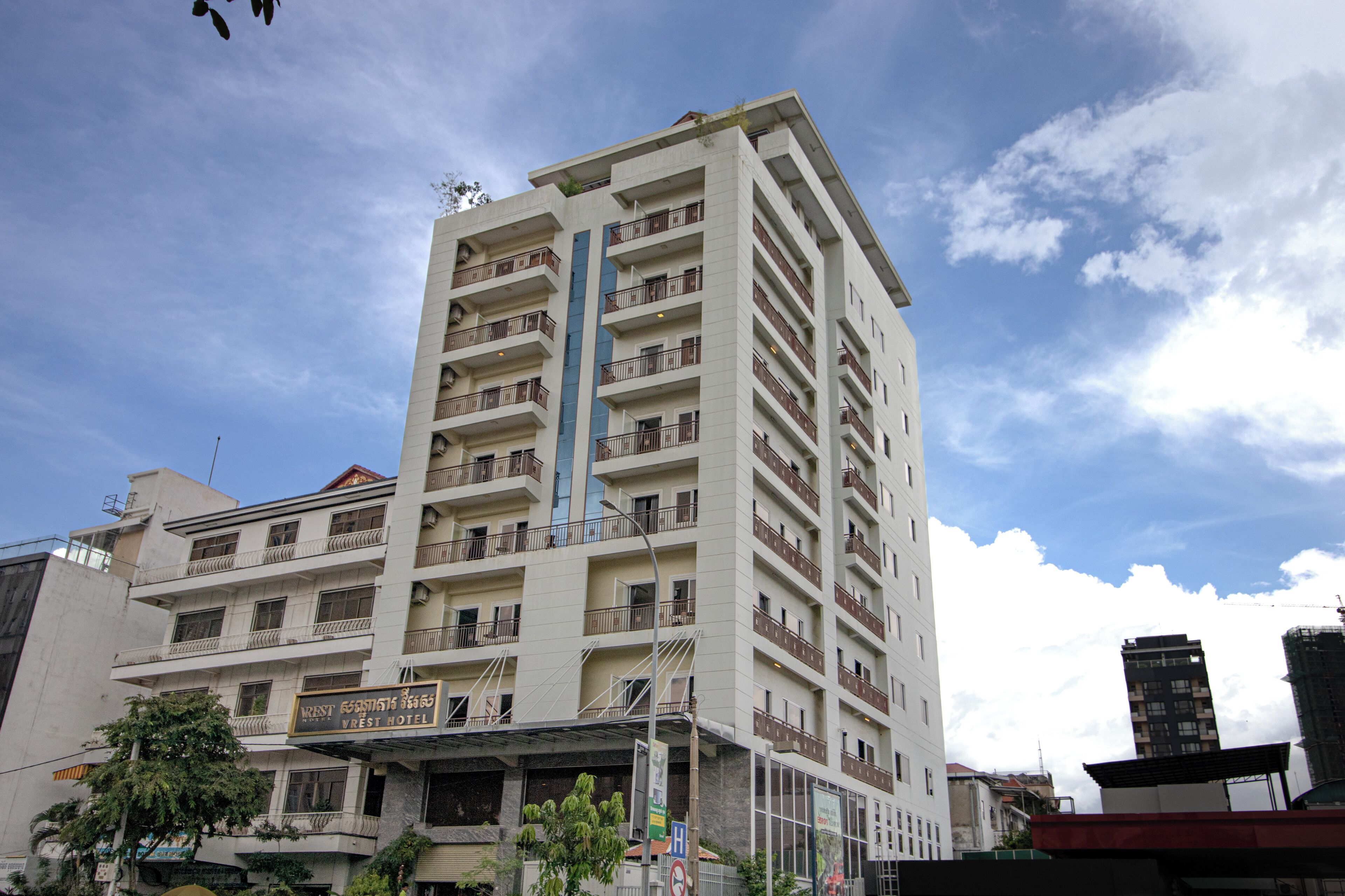 المنشأة من الخارج