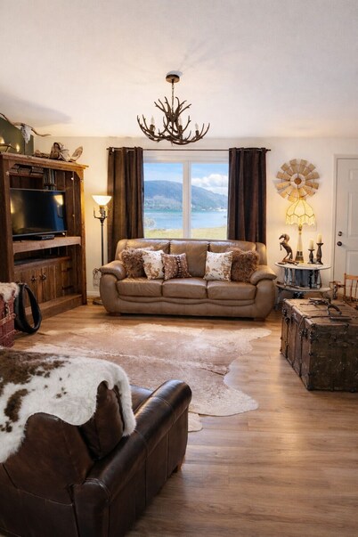 Ogden Ranch on 32 Acres - Hot Tub & Spa