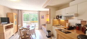 Jääkaappi, mikroaaltouuni, uuni, astianpesukone