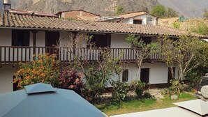 Chambre Double Familiale, vue montagne | Terrasse/Patio