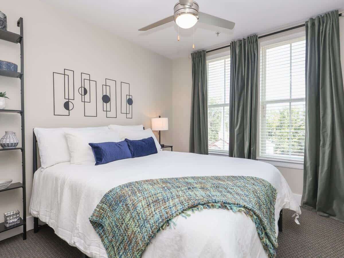 2 chambres, fer et planche à repasser, Wi-Fi, draps fournis