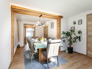 Dining - Stylish apartment in an idyllic location (Hopfgarten im Brixental)