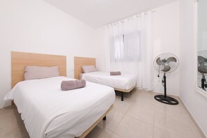 3 bedrooms, iron/ironing board, travel crib, free WiFi - Happy Beach Home - Shared pool By LVH (Puerto del Carmen)