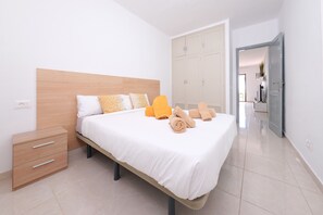 3 chambres, fer et planche à repasser, lit parapluie, Wi-Fi gratuit