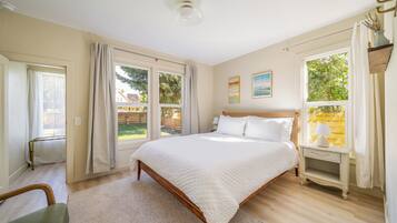 2 chambres, fer et planche à repasser, Wi-Fi, draps fournis