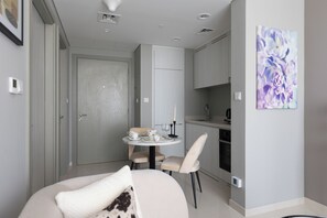 1 chambre, fer et planche à repasser, Wi-Fi gratuit