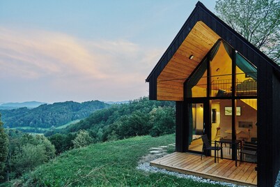 Perunika, modern cottage on Tri Vile estate with an amazing view