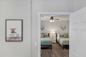 6 bedrooms, iron/ironing board, WiFi, bed sheets