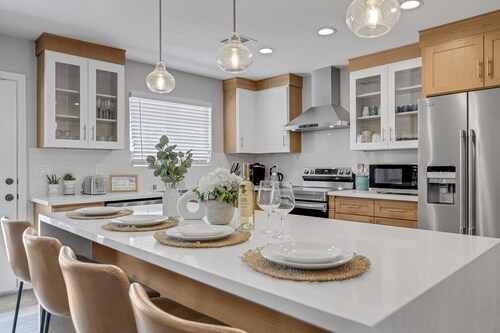 Stylish Single-Story Ranch Home 10 Mins to Strip w/ RV Parking 9 Beds Sleeps 18