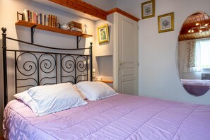 1 chambre, fer et planche à repasser, Wi-Fi gratuit