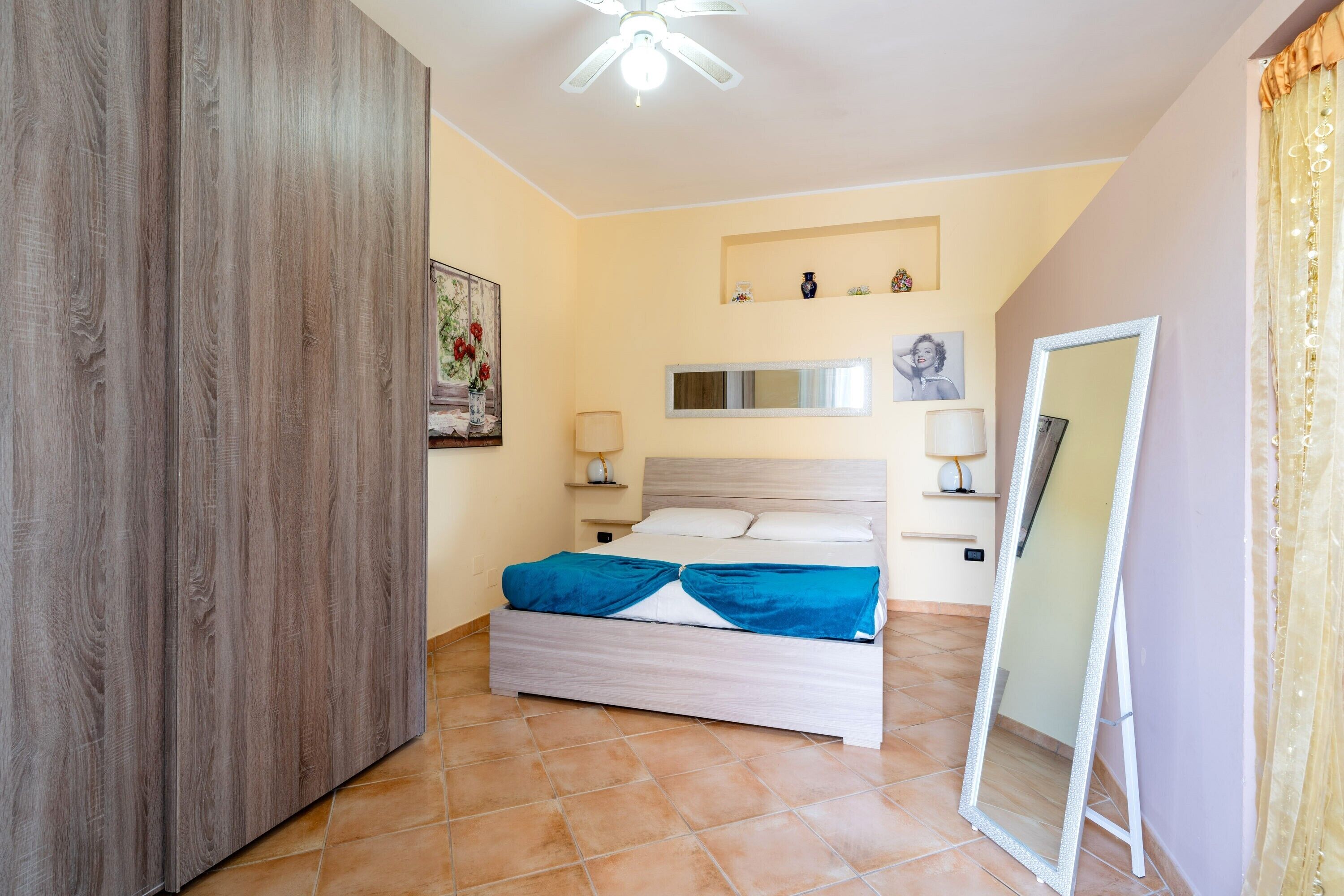 1 室のベッドルーム、アイロン / アイロン台、WiFi (無料)、ベッドシーツ