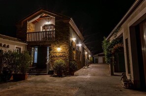 Exterior - Apartment 'Apartamento 2' with Mountain View, Shared Terrace and Wi-Fi (Asturias)