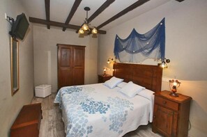 1 bedroom, iron/ironing board, free WiFi, bed sheets - Apartment 'Apartamento 2' with Mountain View, Shared Terrace and Wi-Fi (Asturias)