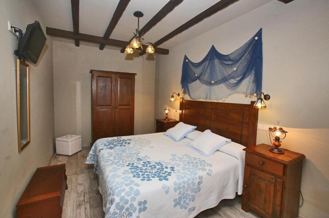 1 soverom, strykejern/-brett, wi-fi (inkludert) og sengetøy