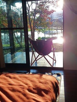 画廊小屋, 湖景 | 起居区
